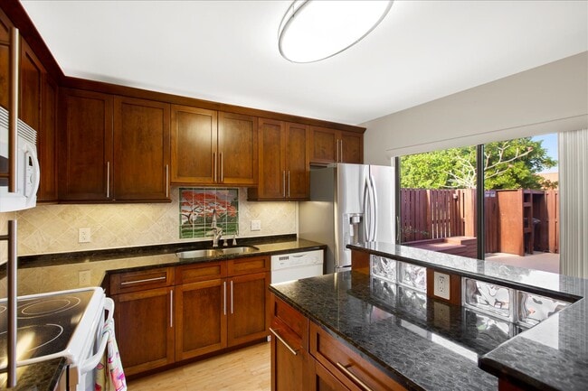 property at 3229 Gardens E Dr