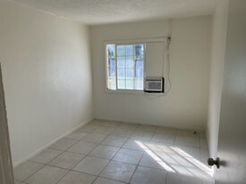 32350 Rancho Vista Dr, Unit 1 in Cathedral City, CA - Building Photo