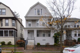 22 Chapman St, Unit Charming 2-Bedroom Apartm in Bloomfield, NJ - Building Photo