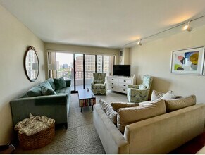 2020 N Lincoln Park W in Chicago, IL - Building Photo - Building Photo
