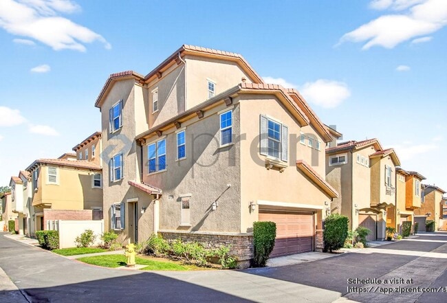 10548 Wisteria Cir in Santa Fe Springs, CA - Building Photo - Building Photo