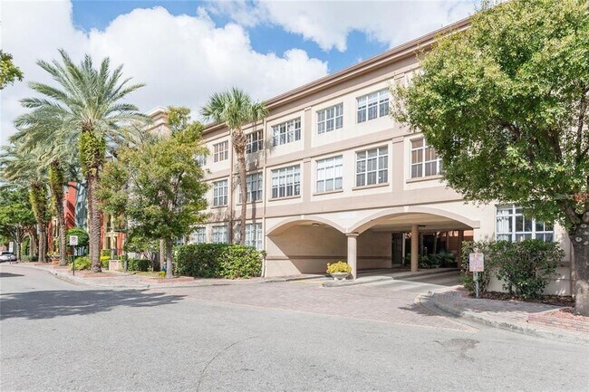 2320 W Azeele St in Tampa, FL - Building Photo - Building Photo