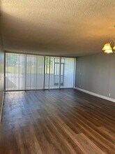 3671 Environ Blvd in Lauderhill, FL - Building Photo - Building Photo