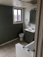 229 Ravine St, Unit 2 in Steubenville, OH - Foto de edificio - Building Photo