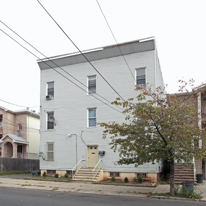 219 Magnolia Ave in Elizabeth, NJ - Building Photo