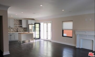 1180 S Tremaine Ave in Los Angeles, CA - Building Photo - Building Photo