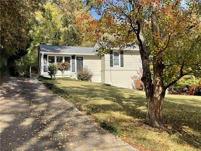 property at 1965 Kenwood Pl SE