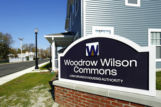 Woodrow Wilson Commons in Long Branch, NJ - Foto de edificio - Building Photo