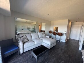 133 Commander Shea Blvd, Unit Furnished Studio in Quincy, MA - Building Photo - Building Photo