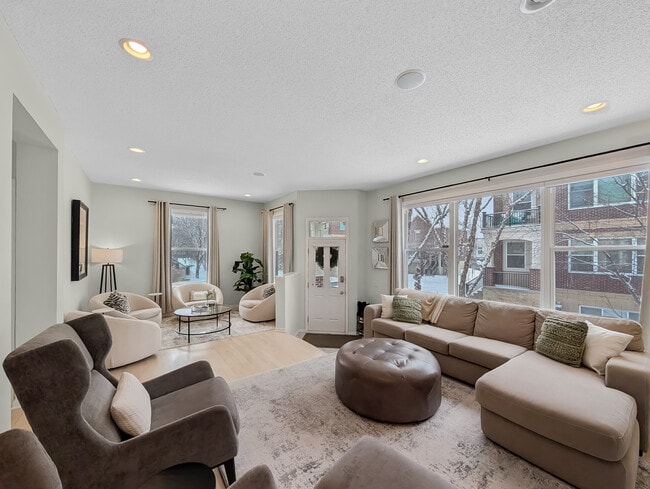 property at 29 4th Ave N