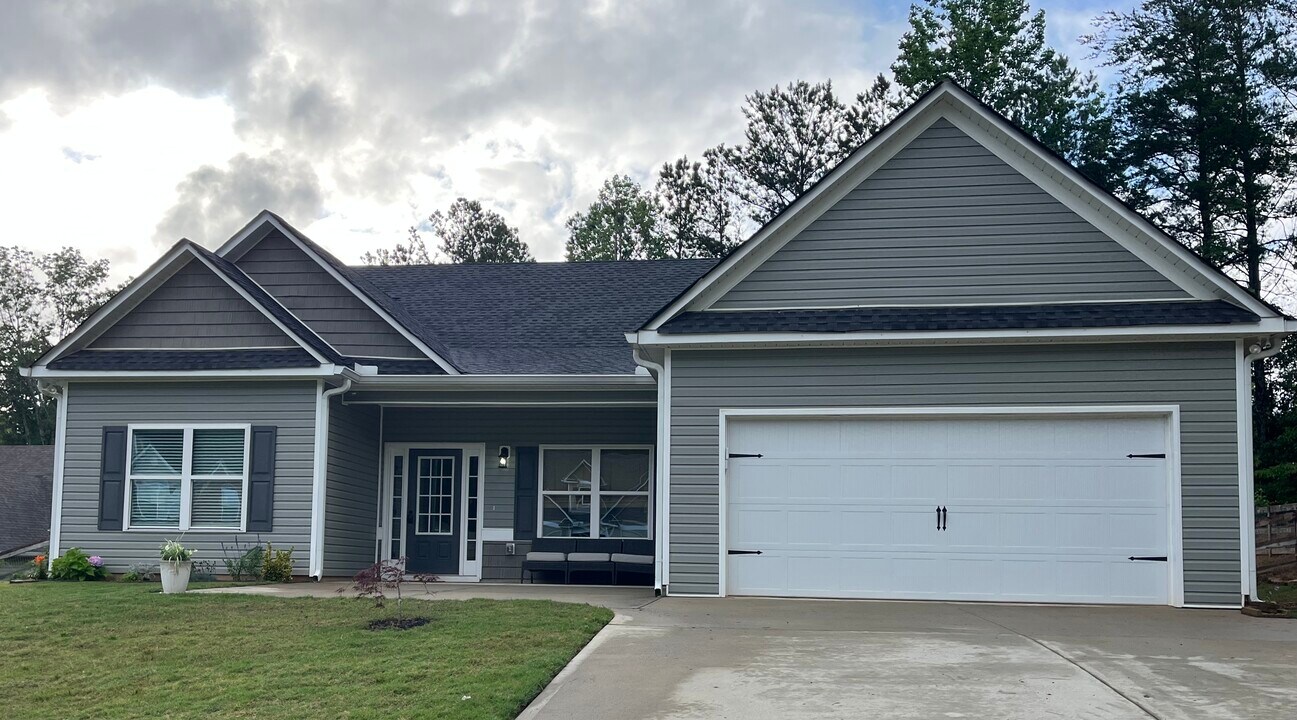 130 Buck Trl in Dallas, GA - Building Photo