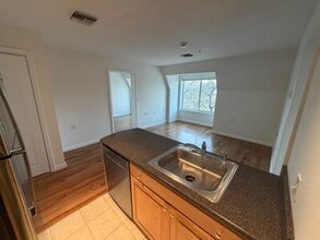 332 Jamaicaway, Unit 406 in Boston, MA - Building Photo - Building Photo