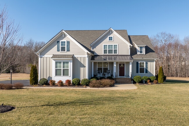 3767 Tilmans Farm Dr in Powhatan, VA - Foto de edificio - Building Photo