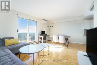 900-900 Dynes Rd in Ottawa, ON - Building Photo - Building Photo