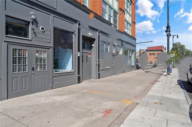 319-25 N Salina St in Syracuse, NY - Building Photo - Building Photo