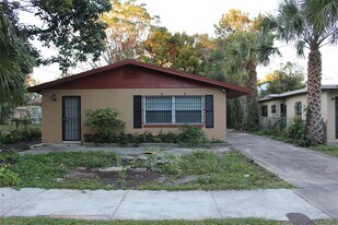 817 Bentley St in Orlando, FL - Building Photo