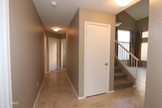 1167 West Swan Drive in Chandler, AZ - Building Photo - Building Photo