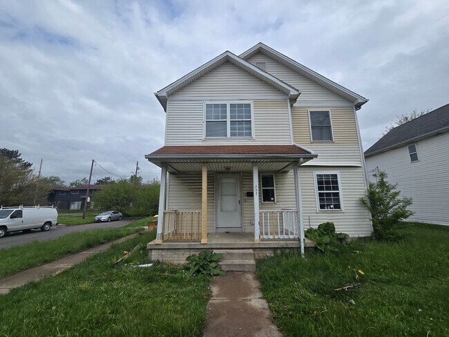 property at 207 E Bancroft St
