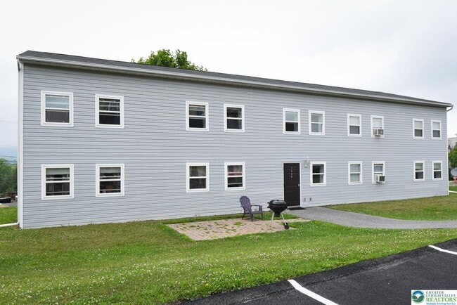 7404 Allemaengel Rd in New Tripoli, PA - Building Photo - Building Photo
