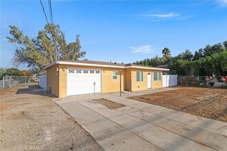 9219 Colorado Ave, Unit 407 in Riverside, CA - Foto de edificio - Building Photo