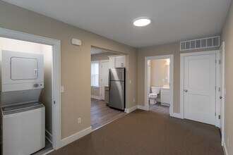 2571 S Kinnickinnic Ave, Unit 11 in Milwaukee, WI - Building Photo - Building Photo