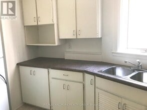 421 Lisgar St in Ottawa, ON - Building Photo - Building Photo