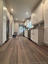 21 Hillside Pl in Norwalk, CT - Building Photo - Building Photo