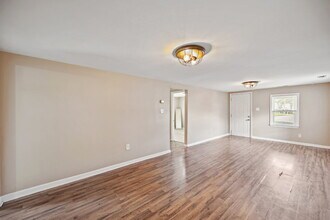 4217 Dunning Rd in Norfolk, VA - Foto de edificio - Building Photo