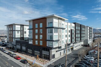 Glenwood Millcreek Apartments in Millcreek, UT - Foto de edificio - Building Photo