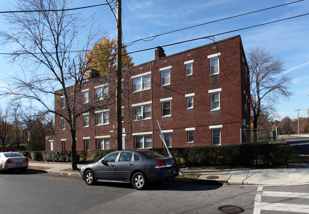 424 55th St NE in Washington, DC - Building Photo