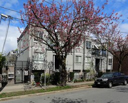 The Nottingham in Vancouver, BC - Building Photo