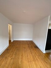 1233 Yonge St in Toronto, ON - Building Photo - Building Photo