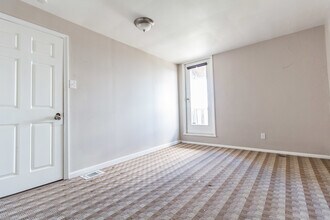 1028 E Warrington Ave in Pittsburgh, PA - Building Photo - Building Photo