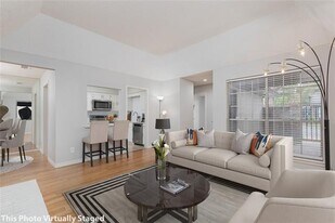 9142 Emberglow Ln in Dallas, TX - Building Photo