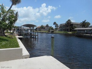 4218 SE 6th Pl in Cape Coral, FL - Foto de edificio - Building Photo