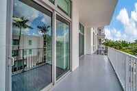 2100 Van Buren St in Hollywood, FL - Building Photo - Building Photo