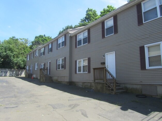 104 Cherry Ann St in New Haven, CT - Building Photo