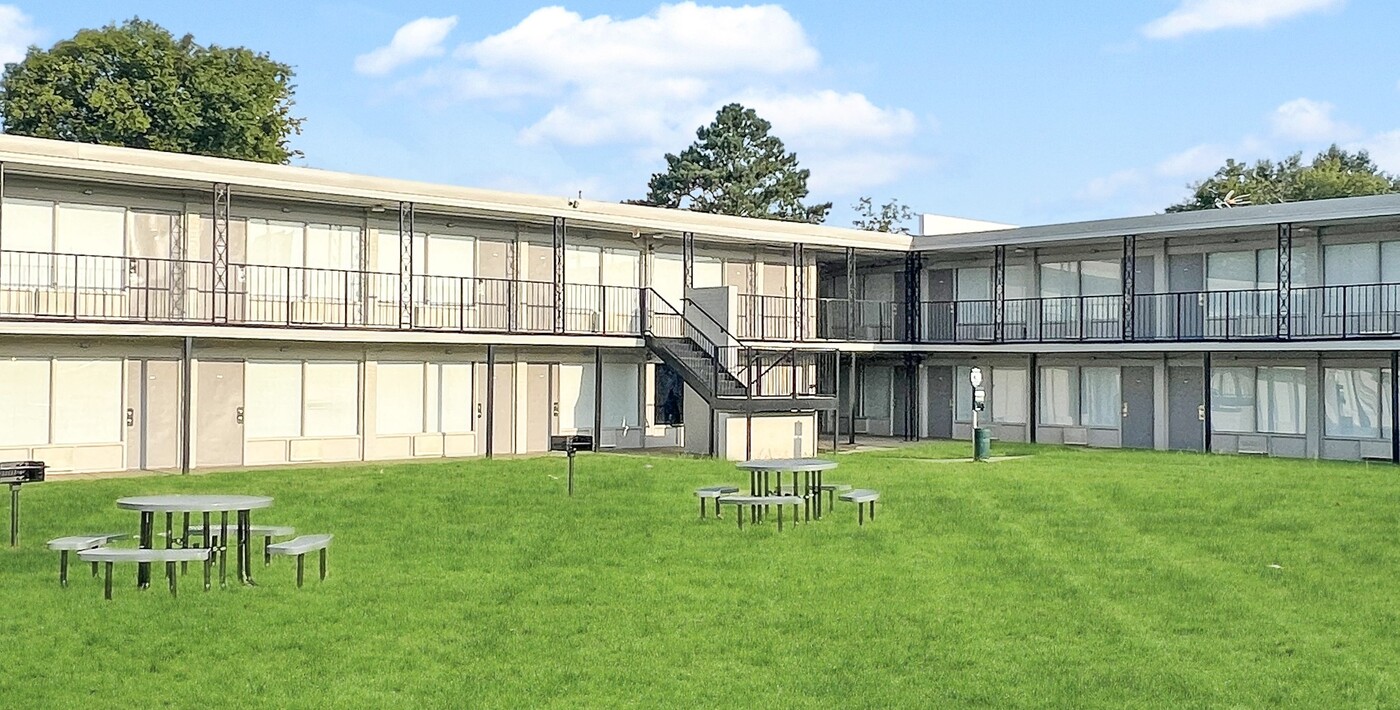 Flex Studio Apartments in Tuscaloosa, AL - Foto de edificio