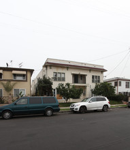 1416 N Kenmore Ave in Los Angeles, CA - Foto de edificio - Building Photo