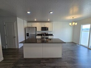 1188 E Pilot St in Saratoga Springs, UT - Building Photo - Building Photo