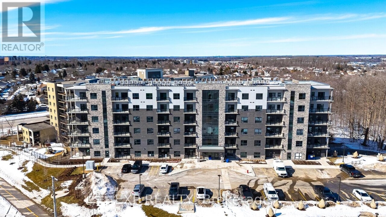 1000-1000 Lackner Blvd in Kitchener, ON - Building Photo