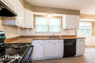 12525 Bay Shore Dr in Florissant, MO - Building Photo - Building Photo