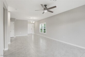 3760 Crofton Court in Ft. Myers, FL - Building Photo - Building Photo