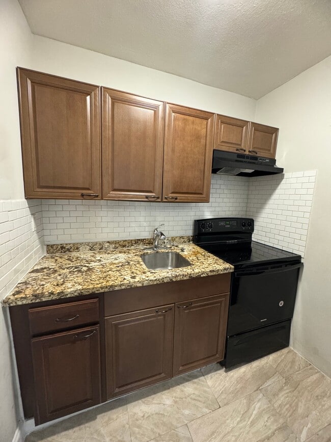 921 N 19th Ave, Unit 4 in Hollywood, FL - Building Photo - Building Photo