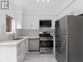 185 Lippincott St in Toronto, ON - Building Photo - Building Photo