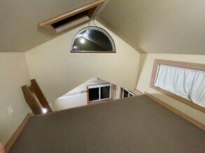 5535 NE Prescott St, Unit Unit B in Portland, OR - Foto de edificio - Building Photo