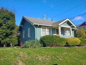 1209 32nd St in Everett, WA - Building Photo - Building Photo