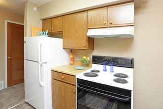 Fox Valley Apartments in Omaha, NE - Building Photo - Interior Photo