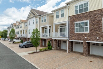 Princeton Terrace At West Windsor in West Windsor, NJ - Foto de edificio - Building Photo