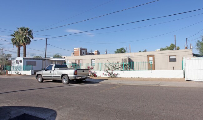 1022 N 27th St in Phoenix, AZ - Building Photo - Building Photo